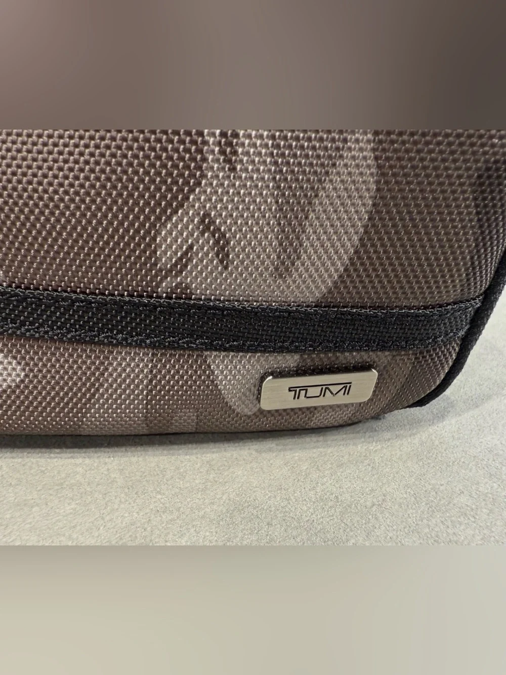 NEW TUMI Zippered CUBE TRAVEL POUCH - Cosmetic Bag - CITY CAMO w/ BLACK